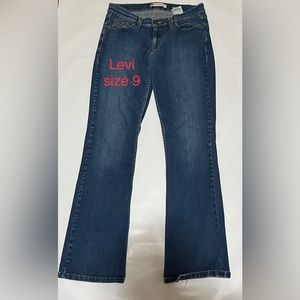 Levi Jean’s Size : 9